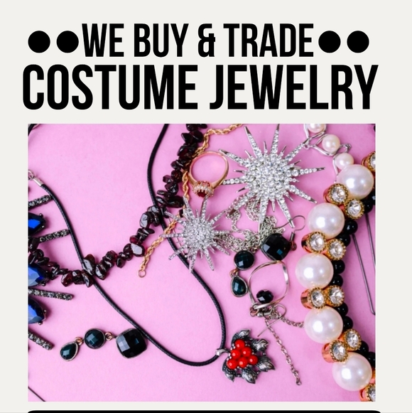 Jewelry - Elegant Silver and Black Necklace